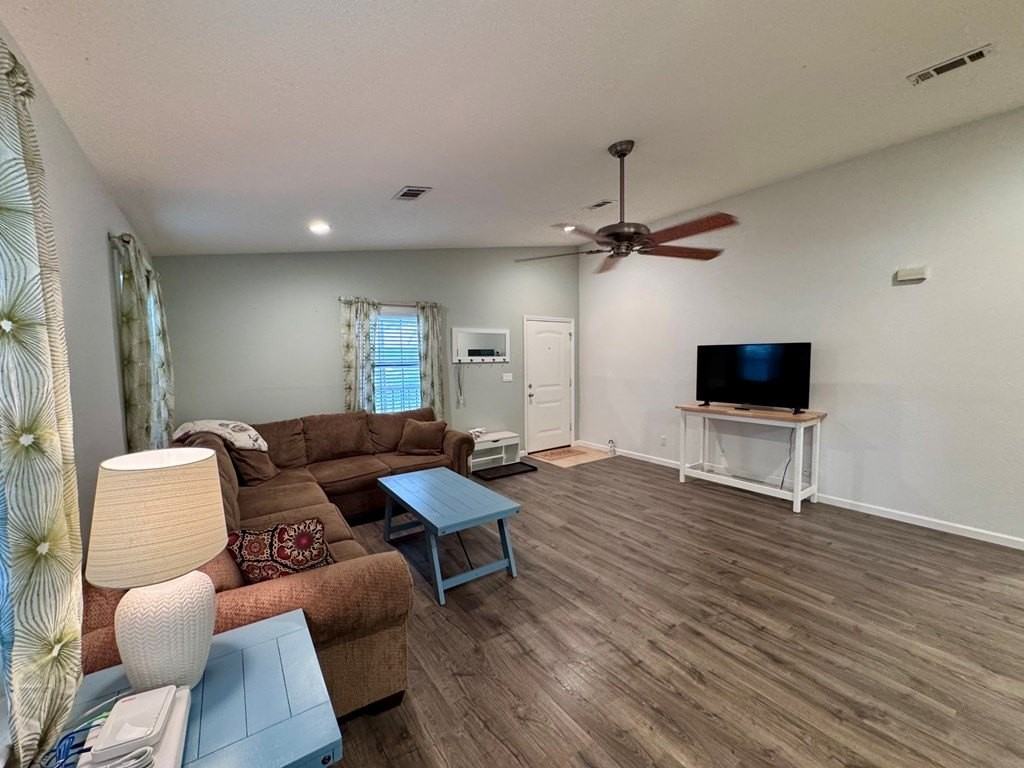 1506 Long Ave - Photo 4 of 16