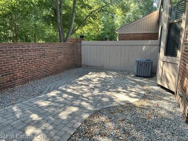 7219 Danbrooke - Photo 2 of 21