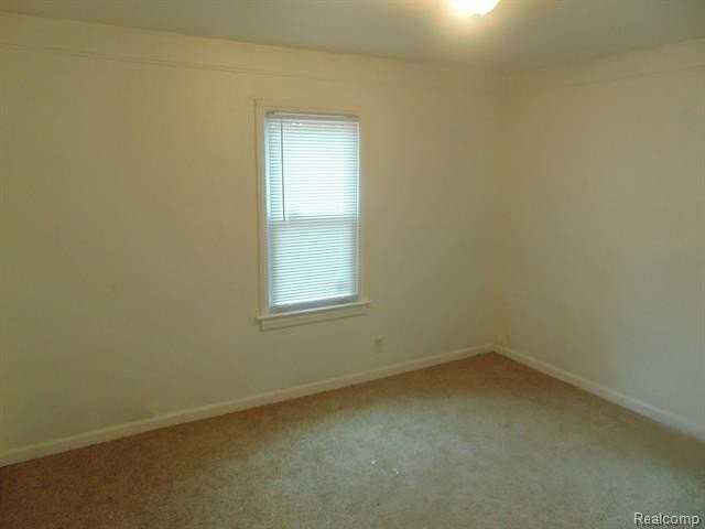8645 Hupp Ave - Photo 5 of 12