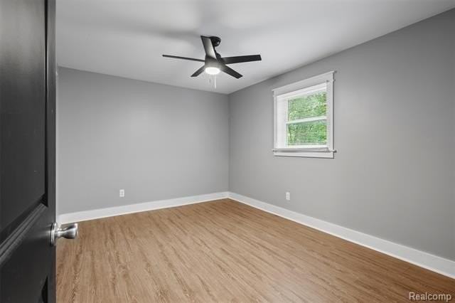 4413 Crooks Rd - Photo 6 of 8