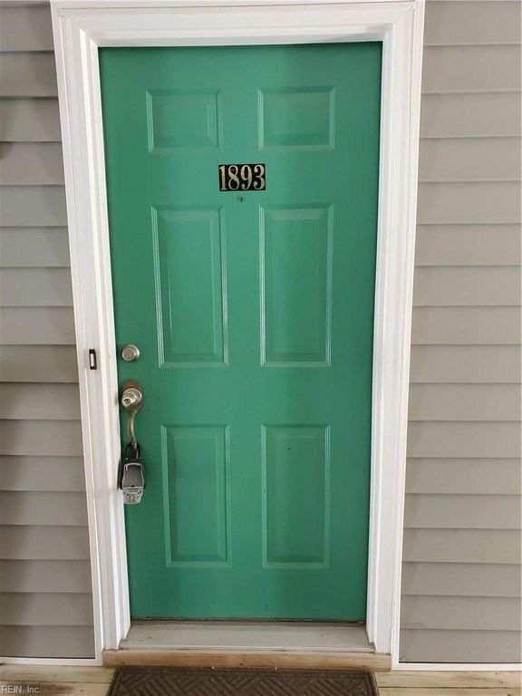 1893 Chantilly Ct