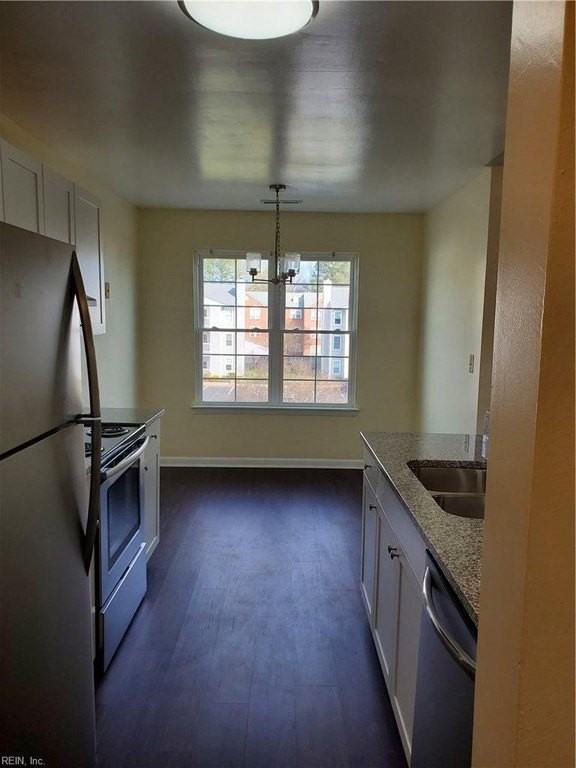 1893 Chantilly Ct - Photo 4 of 35