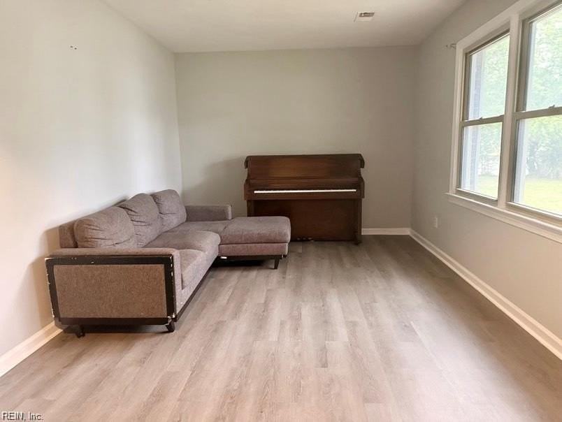 1209 Whaley Ave - Photo 3 of 12