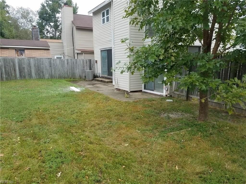 1553 Bridle Creek Blvd - Photo 3 of 18