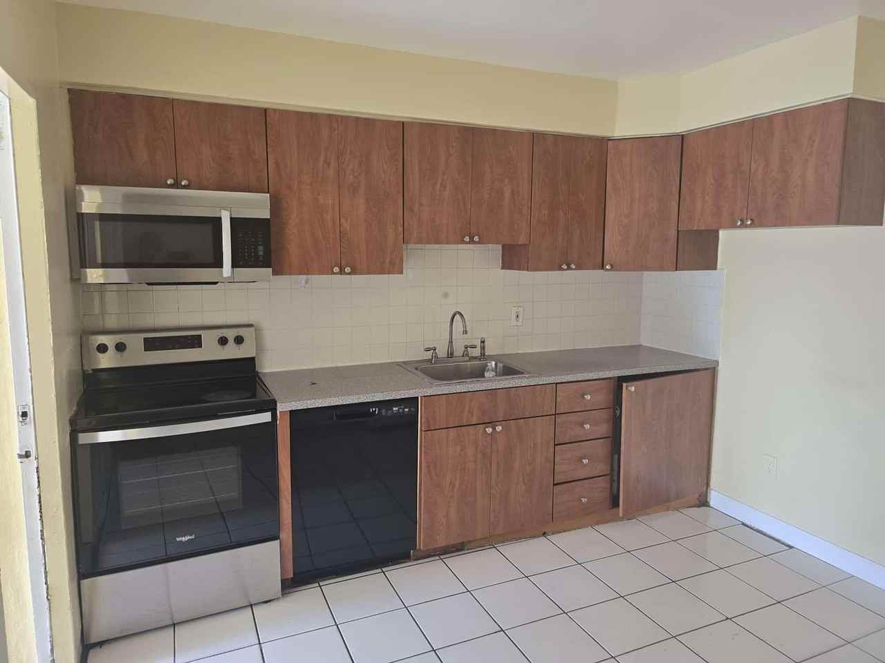 1912 Taft St #1-2 - Photo 6 of 14
