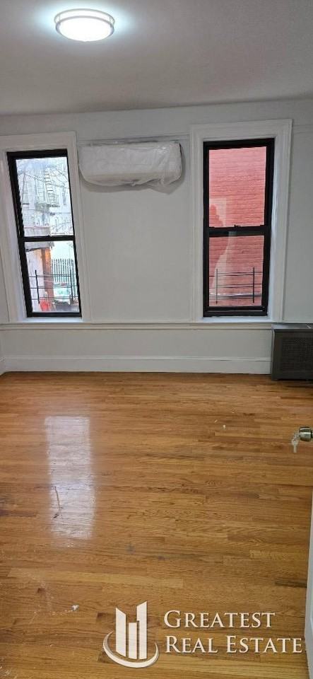 212 E 52nd St - Photo 3 of 6
