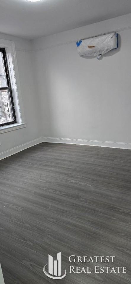 212 E 52nd St - Photo 5 of 6