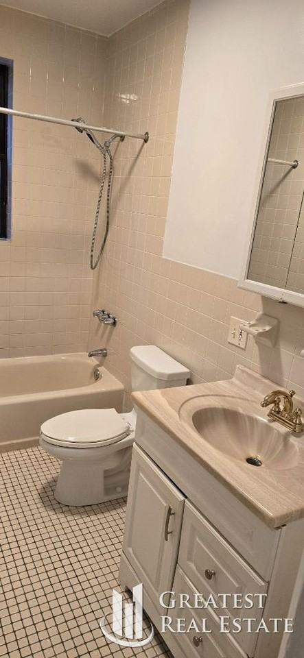 212 E 52nd St - Photo 6 of 6