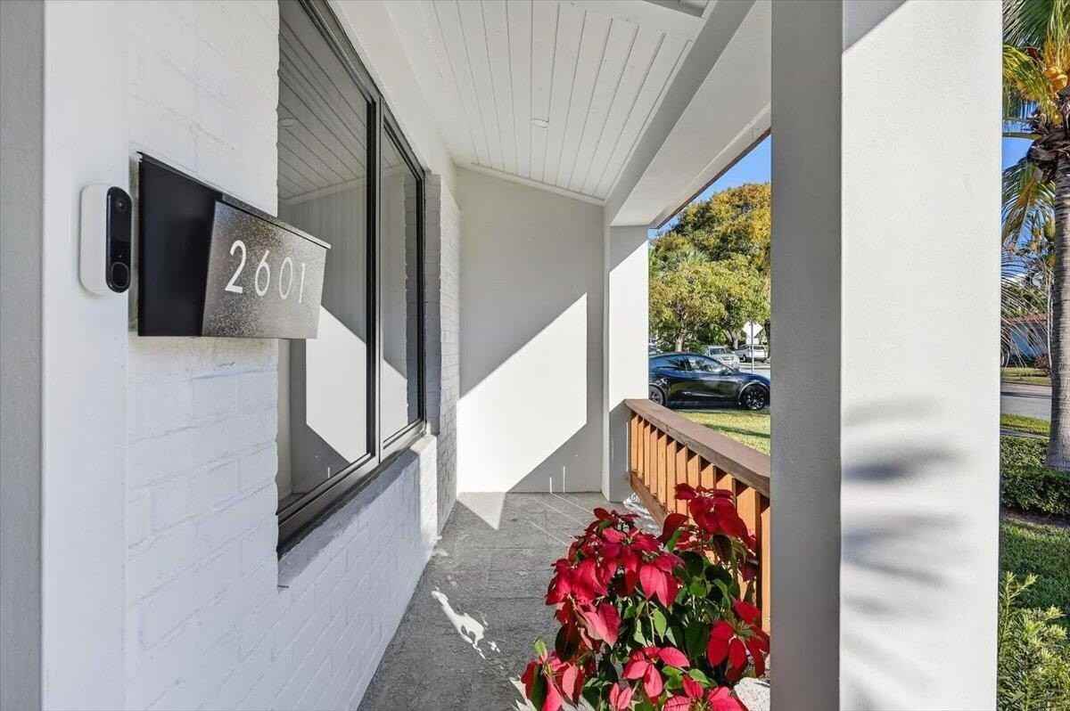 2601 Sw 26th Ln - Photo 3 of 34