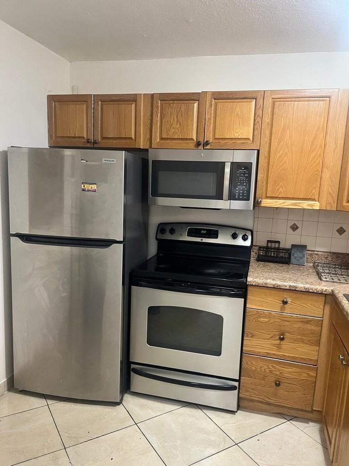 2900 Nw 47th Ter #105B - Photo 5 of 10