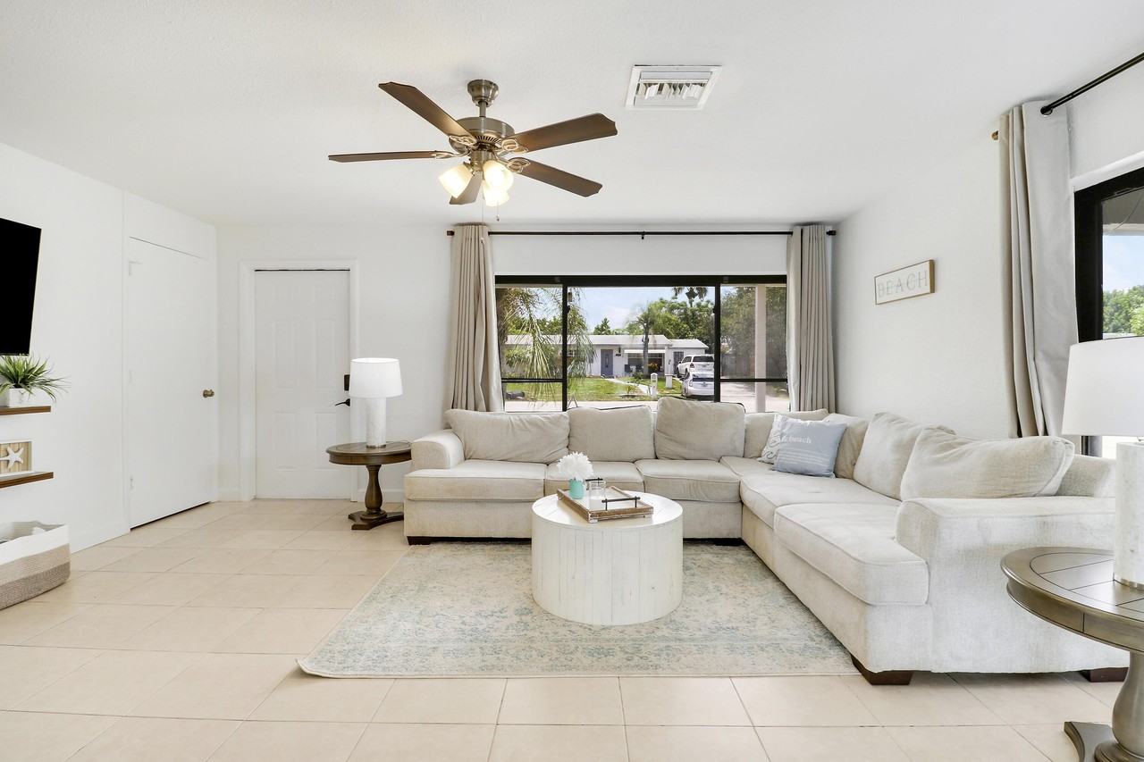 3539 Everglades Rd - Photo 3 of 37