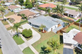 921 Se 15th Ct - Photo 1 of 1
