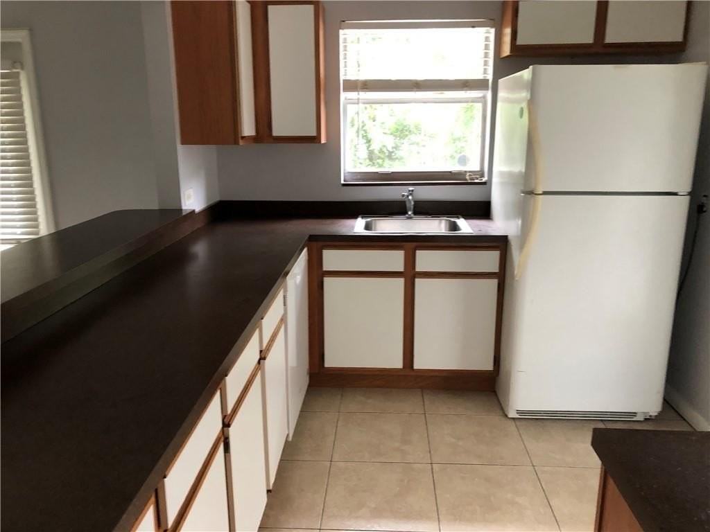 1131 Se 2nd Ave - Photo 4 of 5