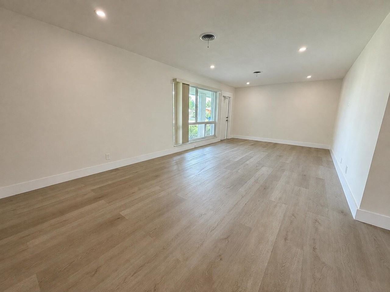 2020 Ne 56th Ct #2 - Photo 2 of 10