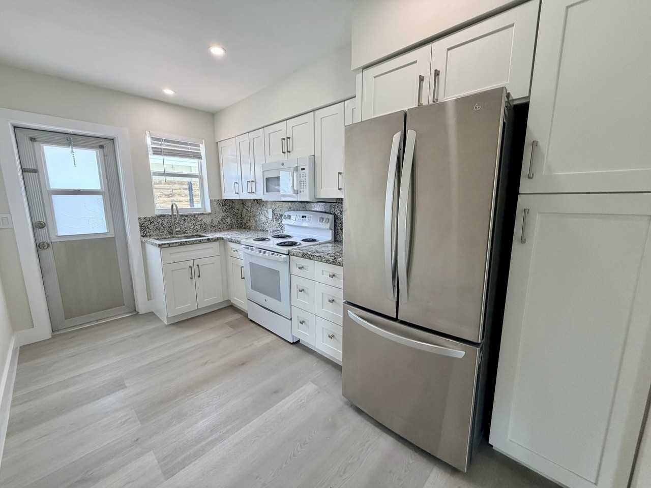 2020 Ne 56th Ct #2 - Photo 4 of 10