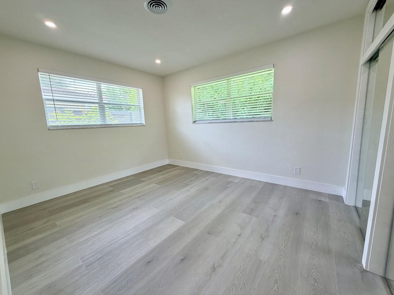 2020 Ne 56th Ct #2 - Photo 7 of 10
