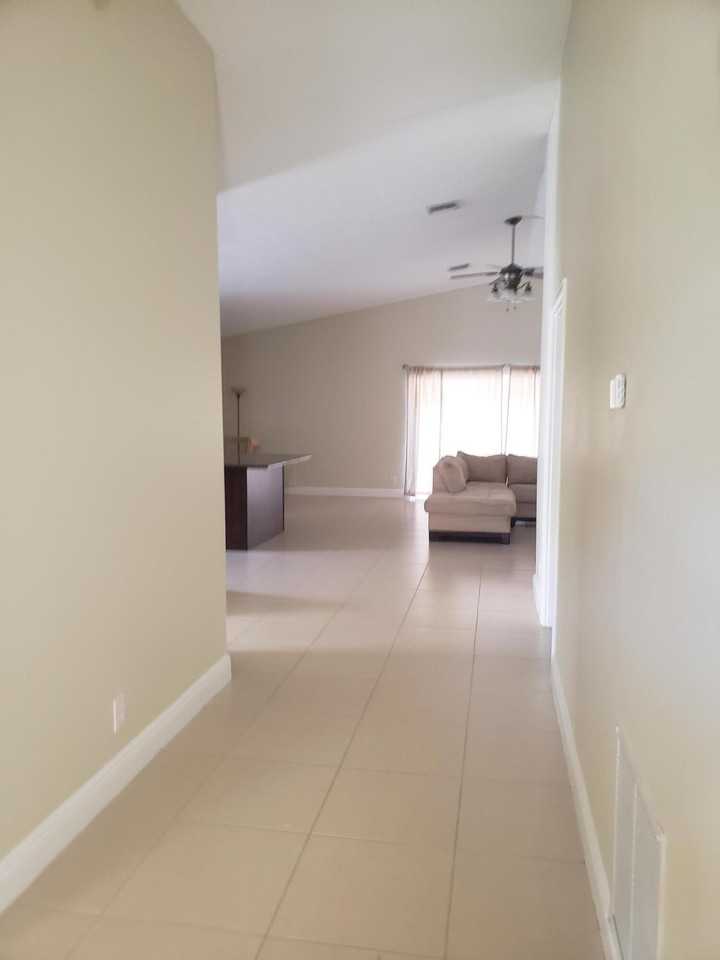 1448 Waterway Cove Dr - Photo 3 of 24