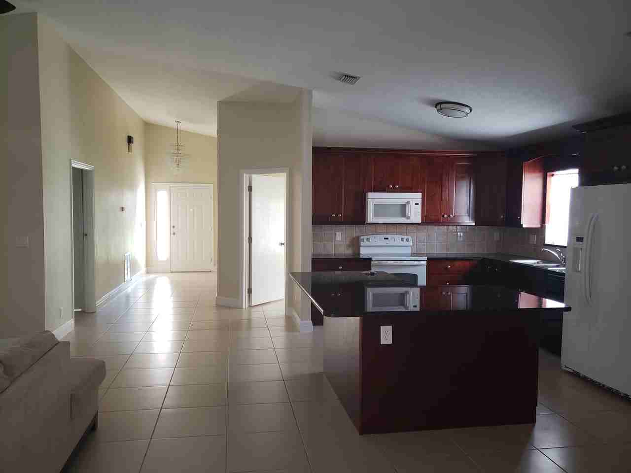 1448 Waterway Cove Dr - Photo 5 of 24