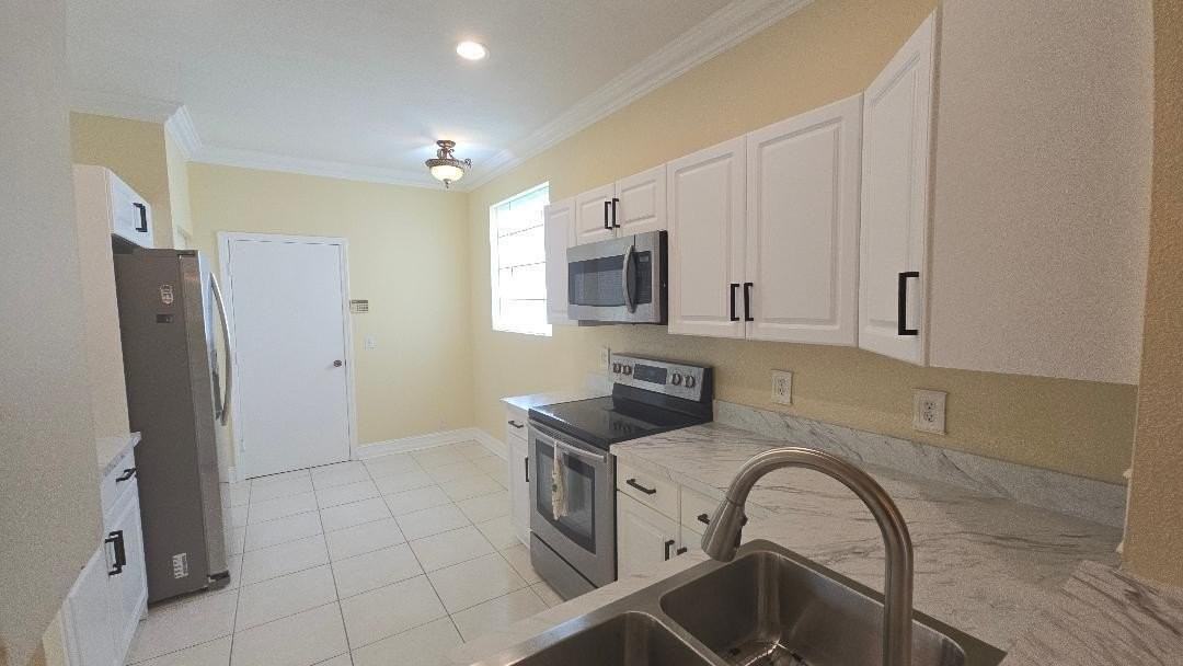 10351 Nw 7th St - Photo 7 of 37