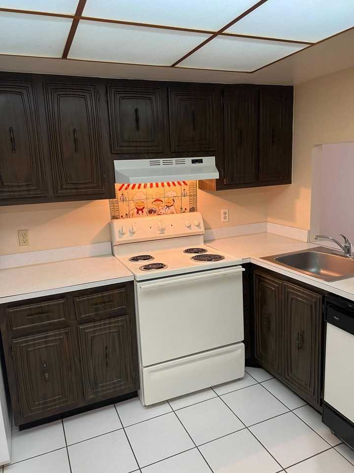 105 Royal Park Dr #1D - Photo 7 of 13