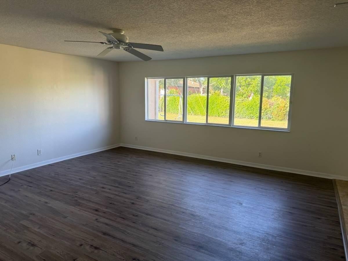 3691 Sw Margela St - Photo 4 of 10