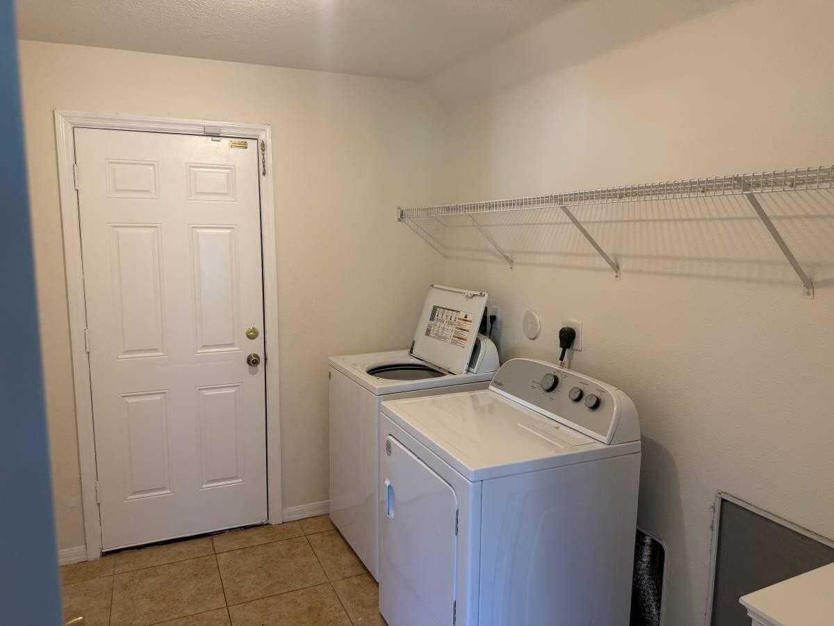 3691 Sw Margela St - Photo 7 of 10