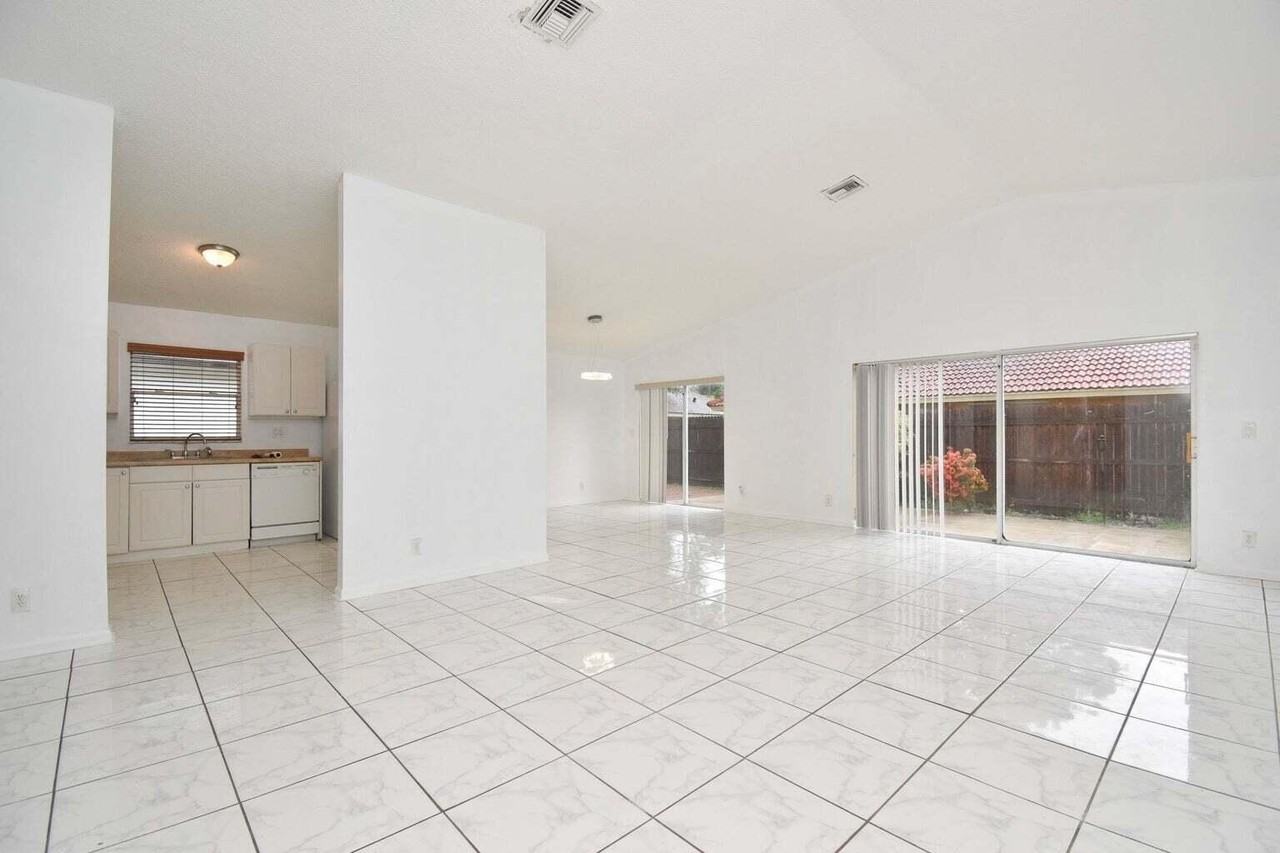 1456 Waterway Cove Dr - Photo 5 of 14
