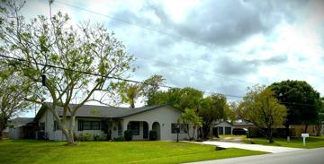 featured image of 202 Sw Crescent Ave