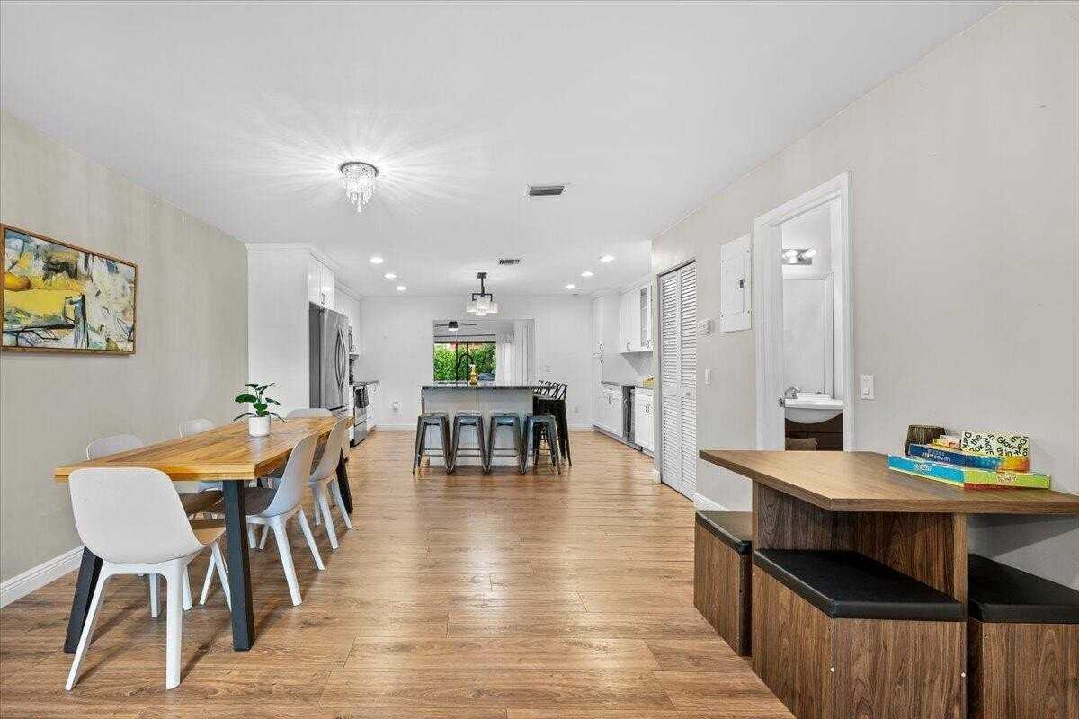 1602 Montauk Dr - Photo 4 of 18