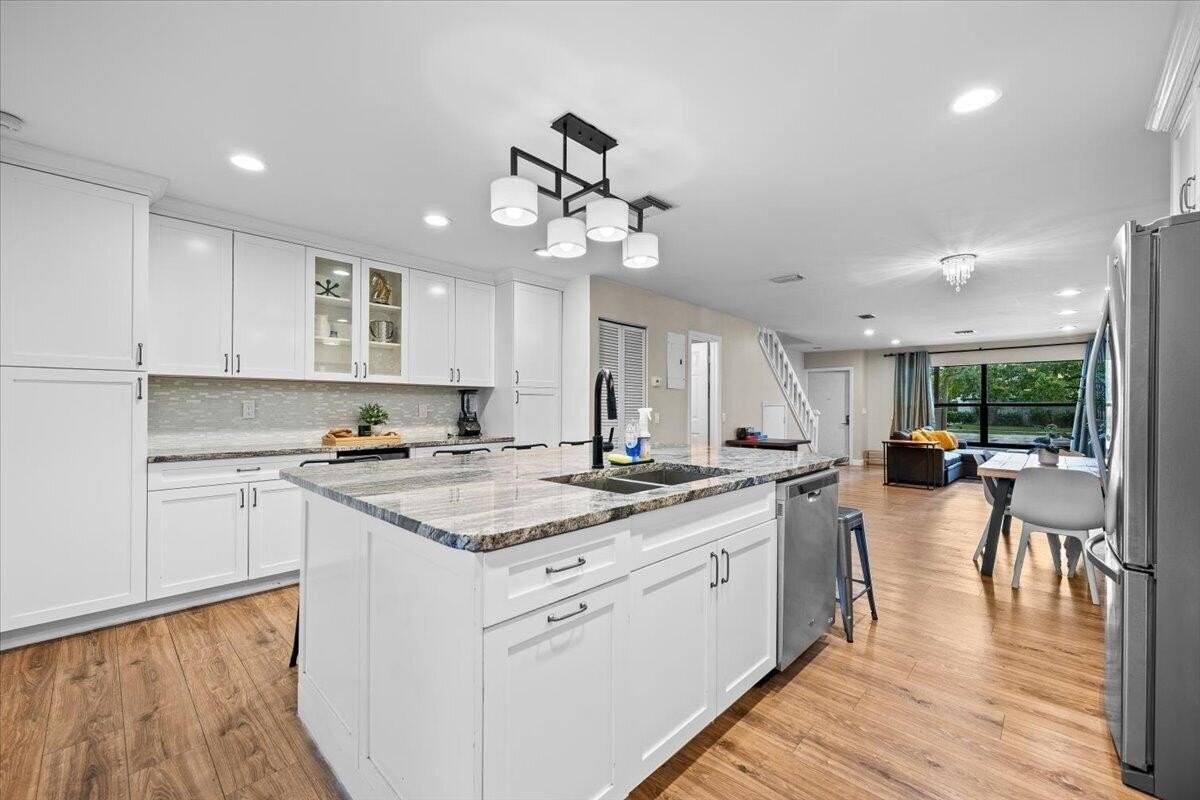 1602 Montauk Dr - Photo 5 of 18