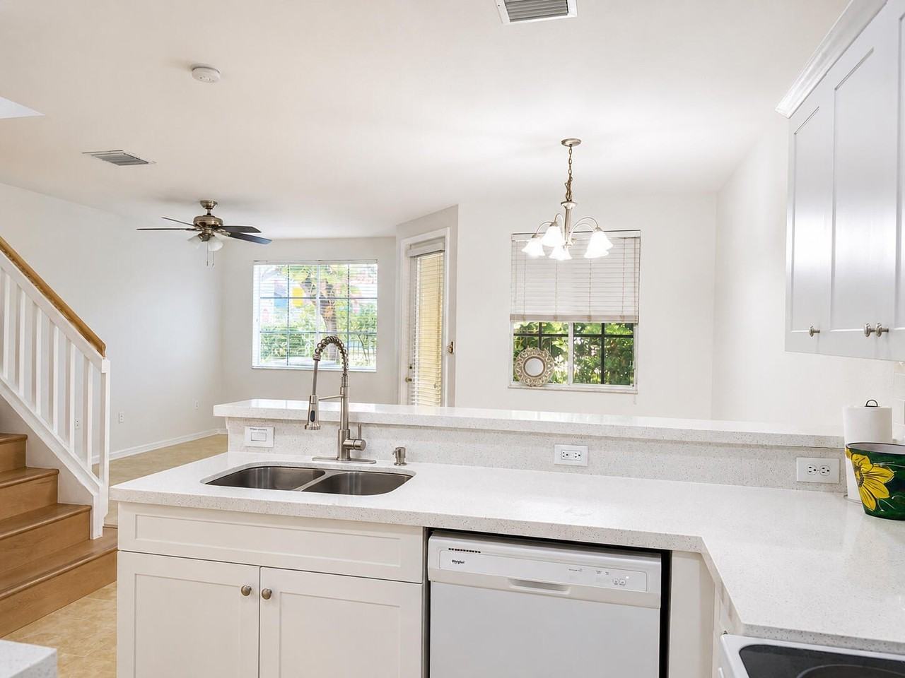 6007 Sw 19th St - Photo 2 of 14