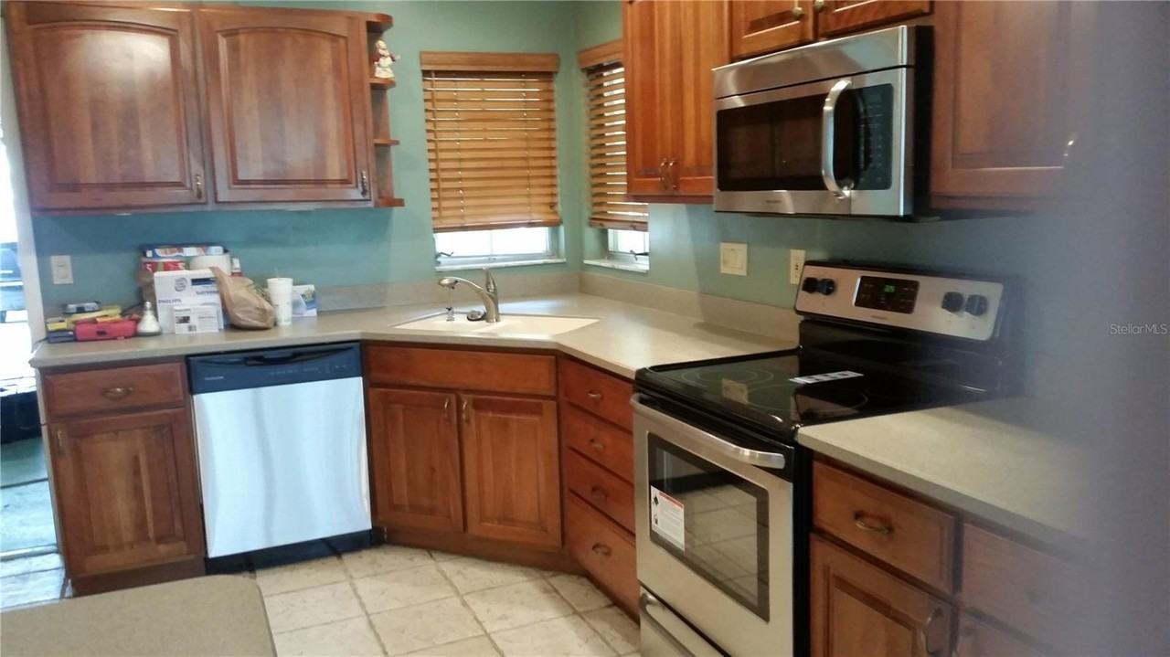 1876 Mid Ocean Cir - Photo 5 of 15
