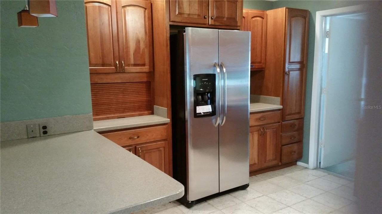1876 Mid Ocean Cir - Photo 6 of 15