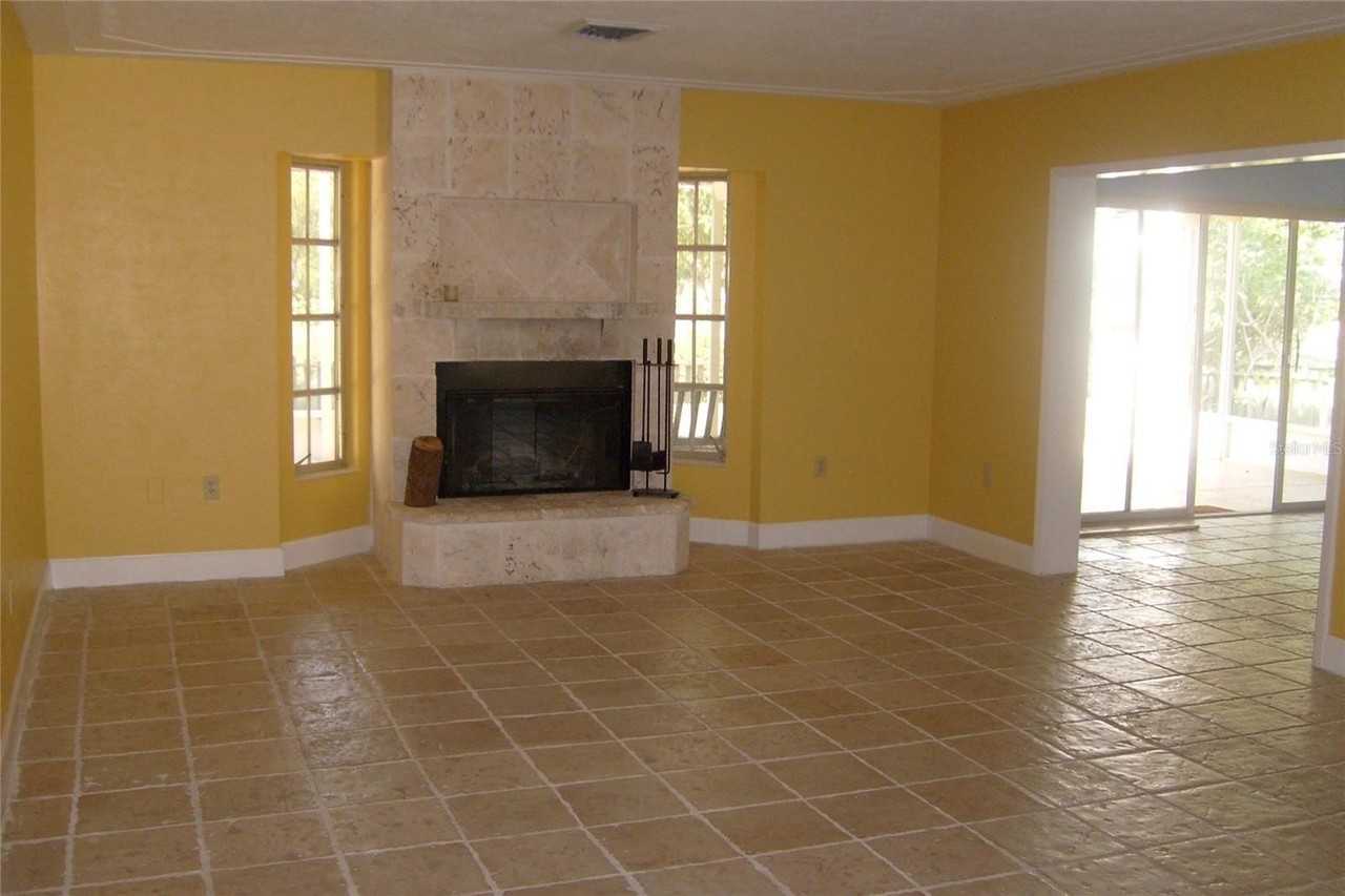 1876 Mid Ocean Cir - Photo 7 of 15