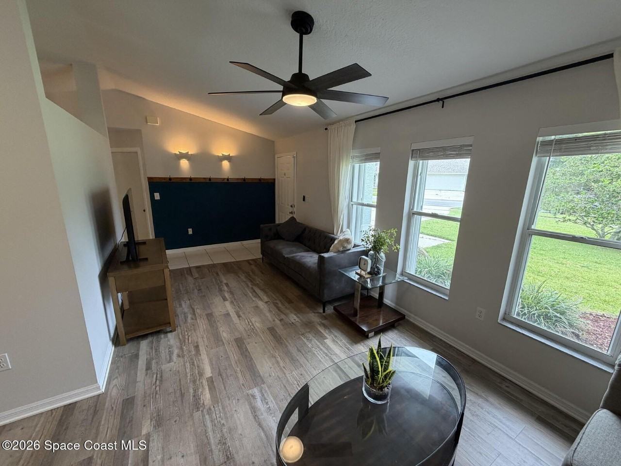 1305 Ambra Dr - Photo 3 of 18