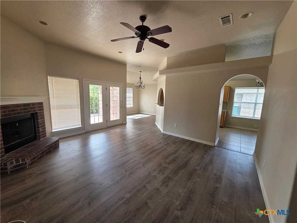 322 Cedar Ridge Dr - Photo 2 of 19