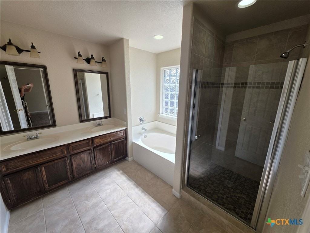 322 Cedar Ridge Dr - Photo 5 of 19