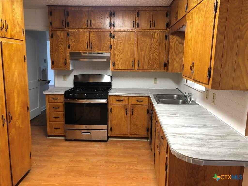 903 Conder St - Photo 3 of 14