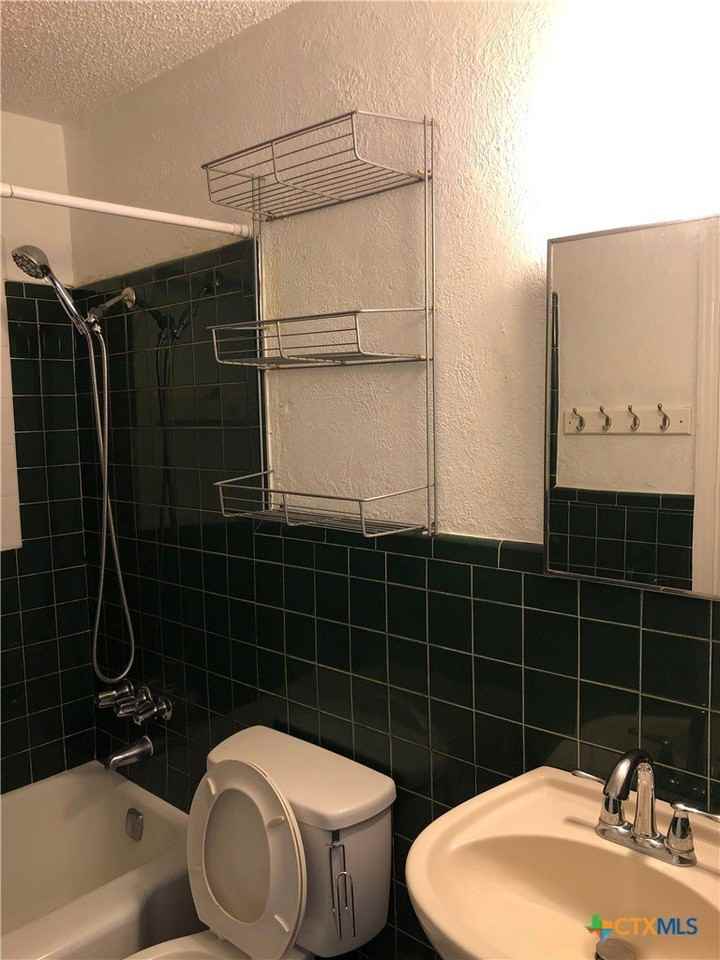 903 Conder St - Photo 5 of 14
