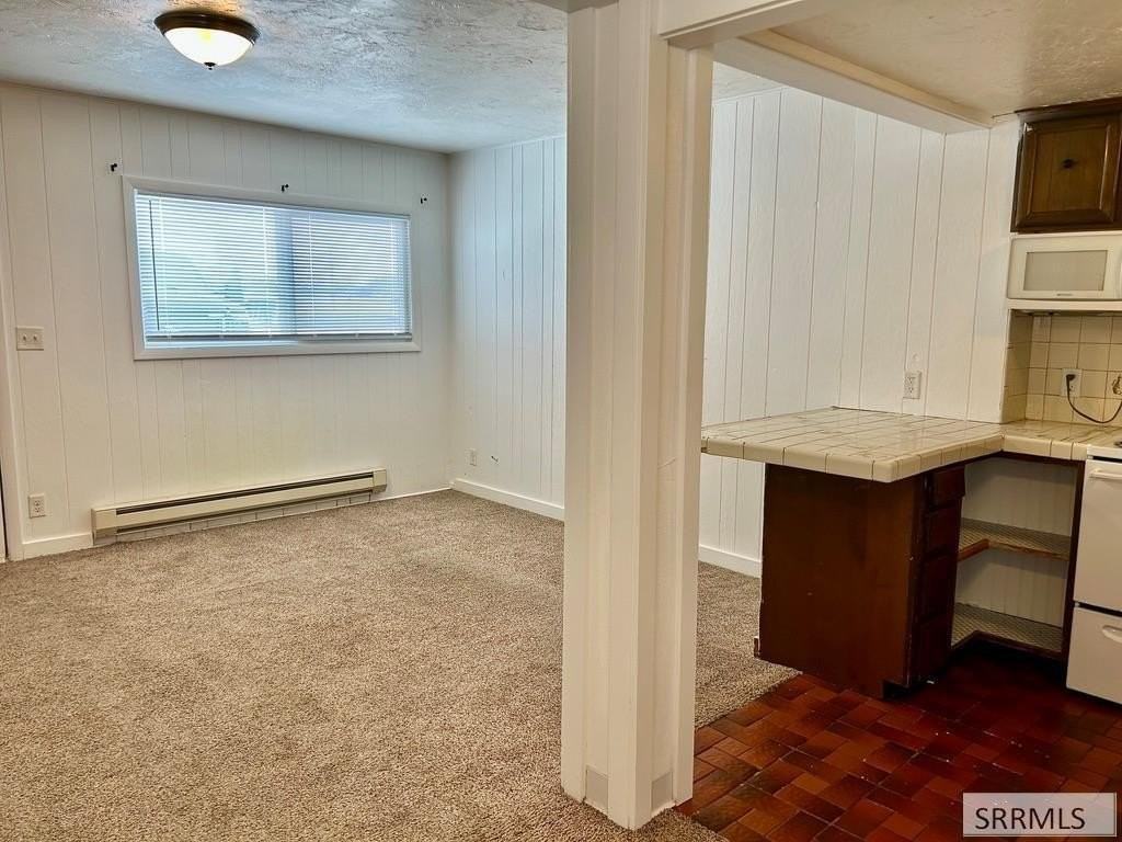 577 W 1st S - Photo 5 of 10