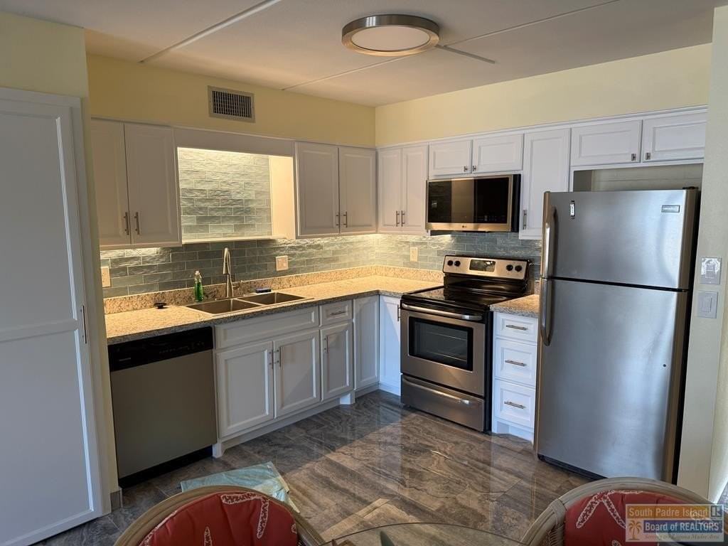 3113 Laguna Blvd #224 - Photo 4 of 17