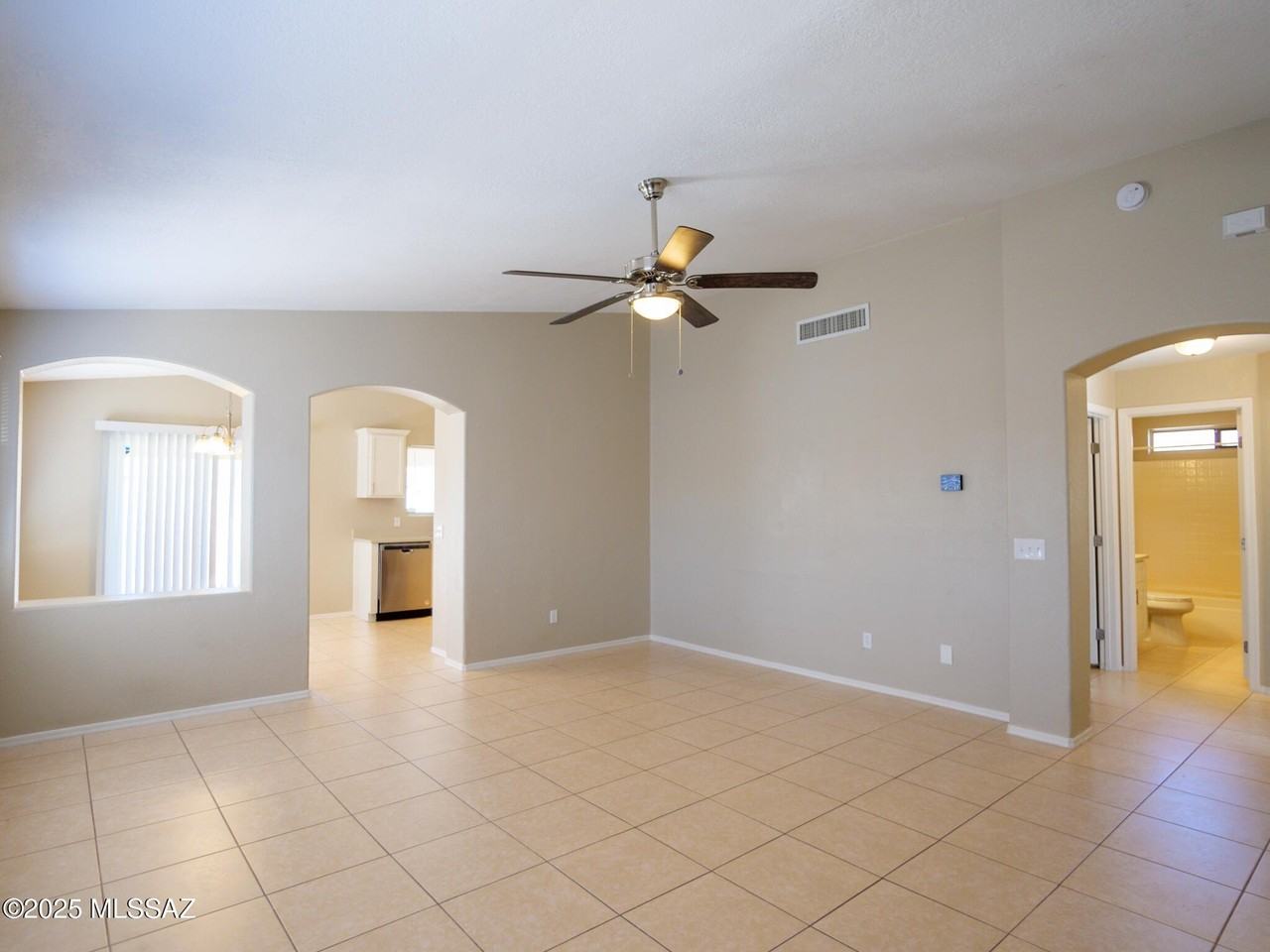 1672 W Wood Crest Ct - Photo 4 of 25