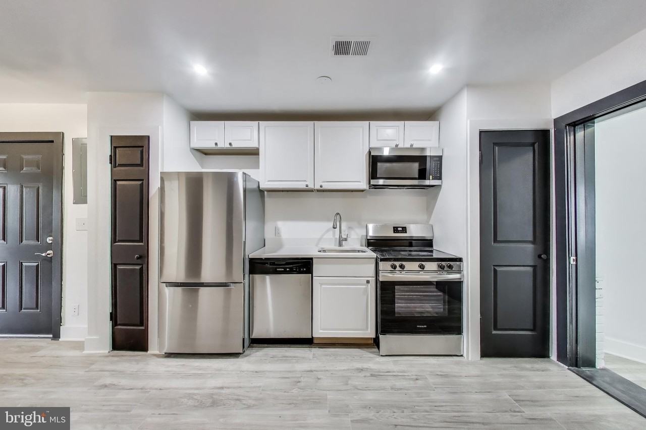 3918 10th St Ne #4 - Photo 4 of 14