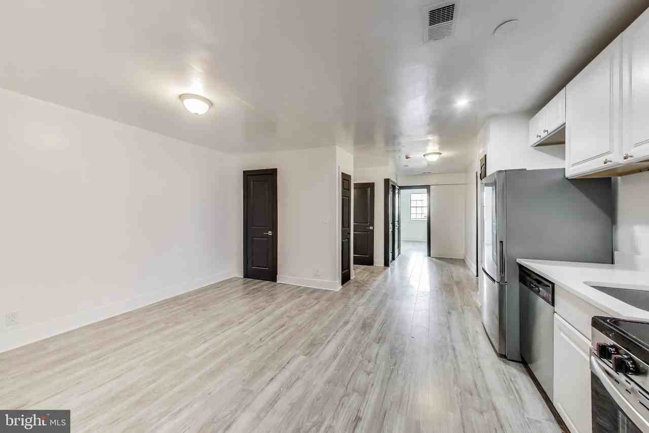 3918 10th St Ne #4 - Photo 5 of 14