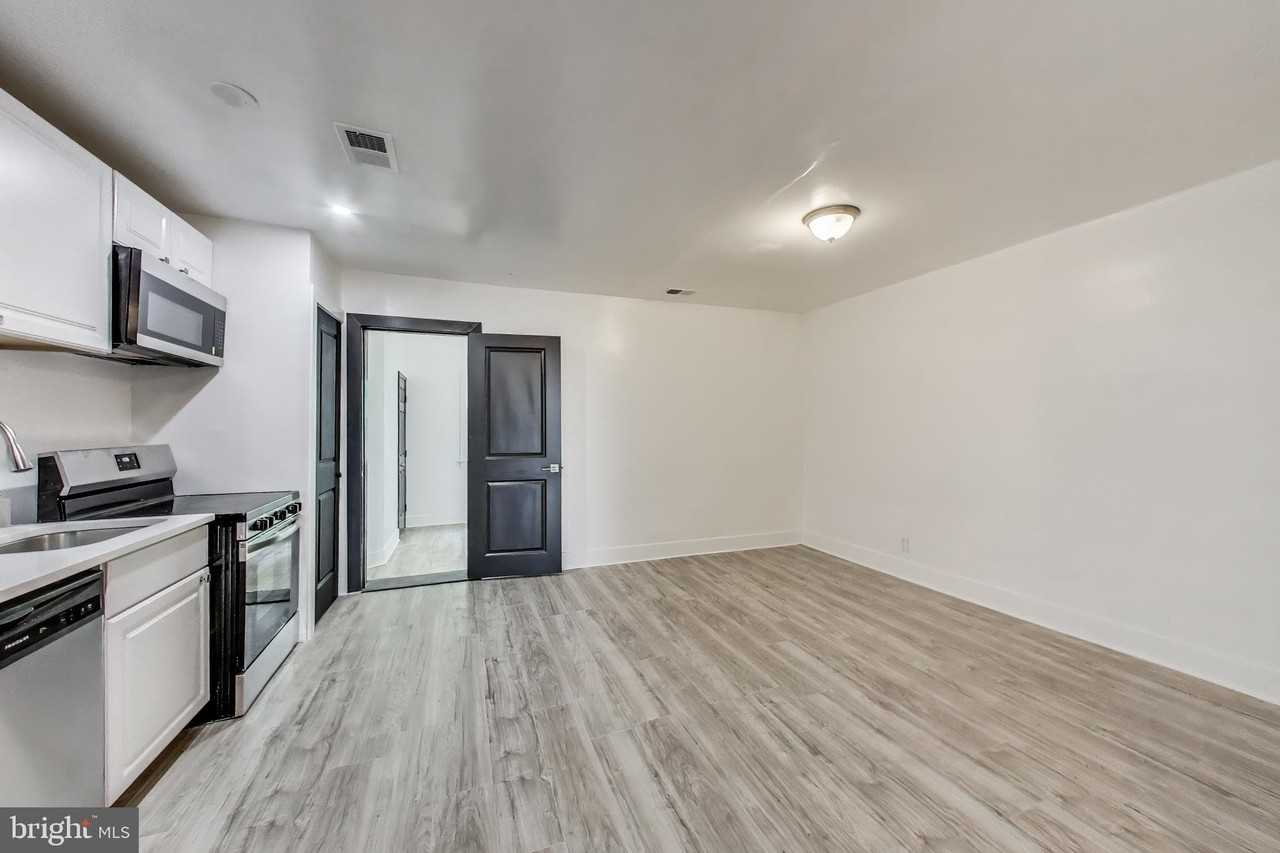 3918 10th St Ne #4 - Photo 6 of 14