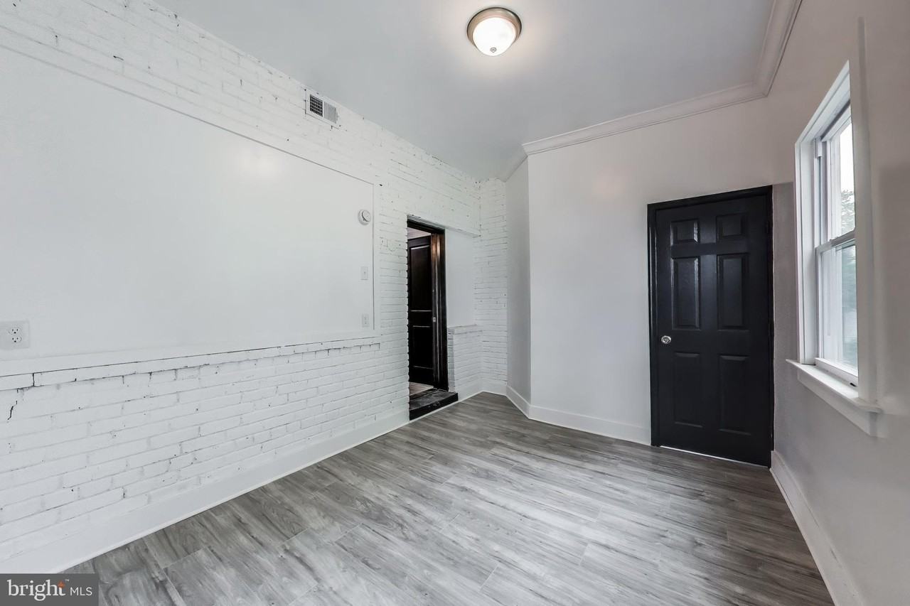 3918 10th St Ne #4 - Photo 7 of 14