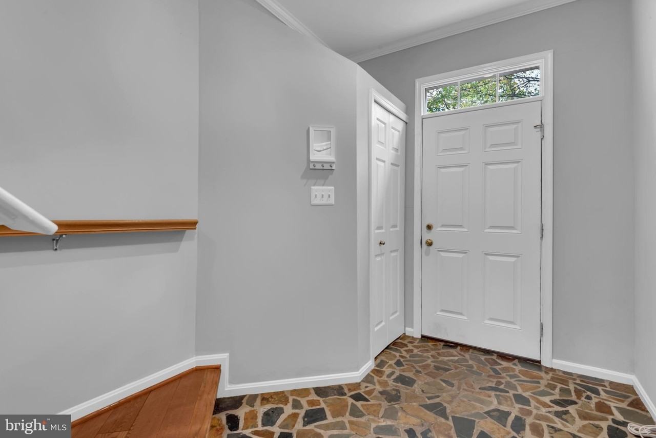 8195 Poinsett Ter - Photo 3 of 50