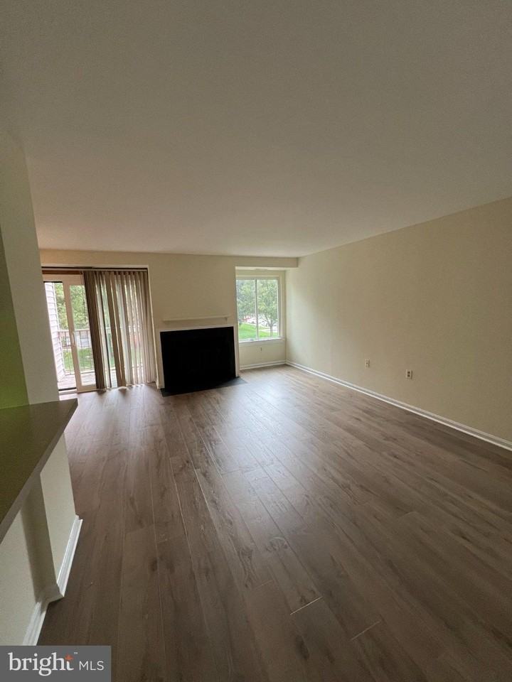 1113 Castle Harbour Way #2B - Photo 6 of 27