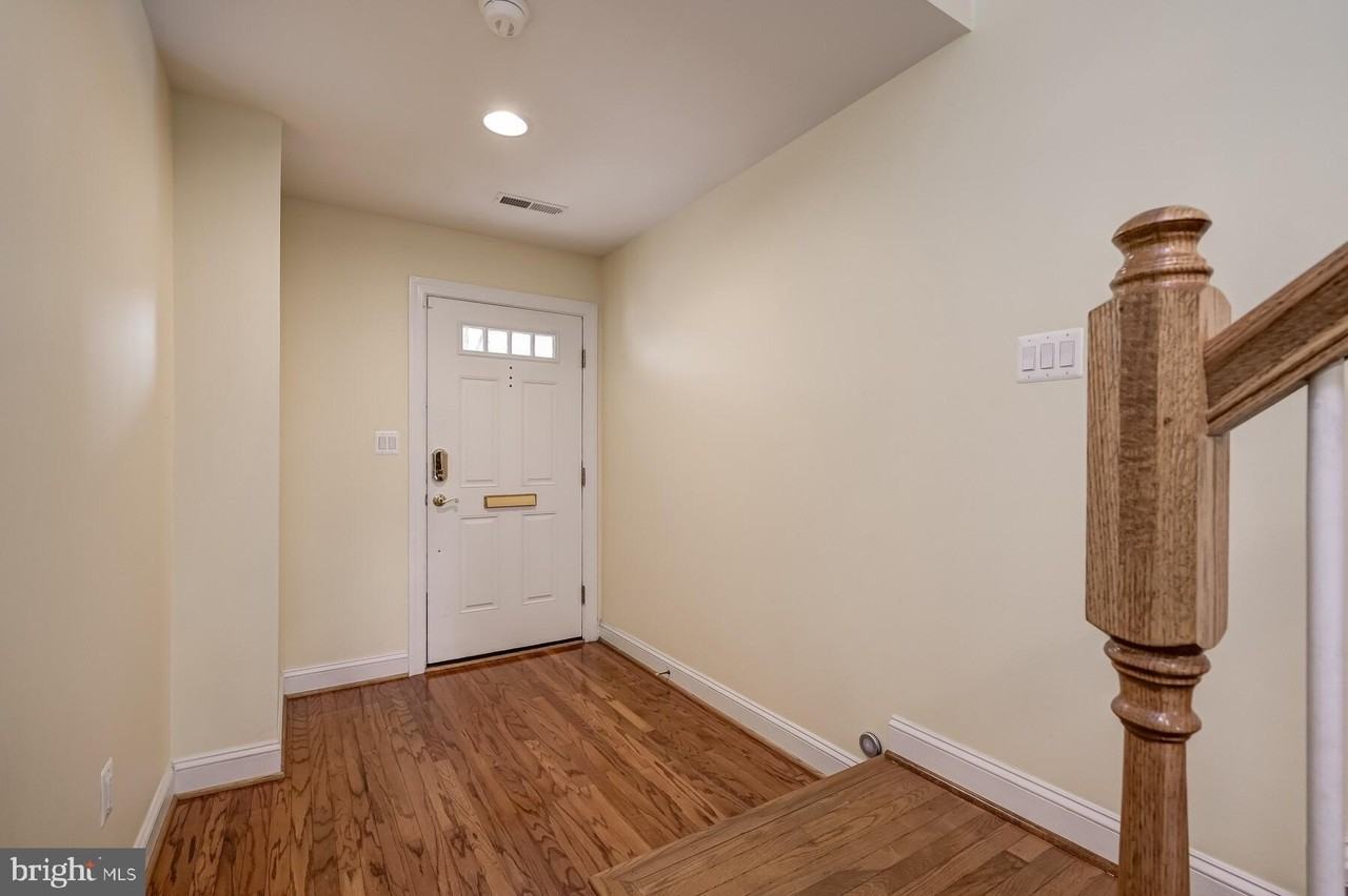 1236 Harbor Island Walk - Photo 3 of 50