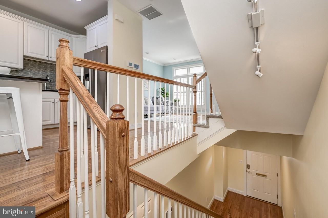 1236 Harbor Island Walk - Photo 5 of 50